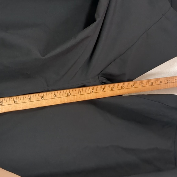 Under Armour Men's Golf Shorts Black Size 36 8" Plus Length Mid Rise - Picture 10 of 10